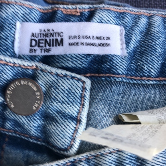 Zara mini Jean skirt light wash with buttons down front in s - Picture 3 of 5